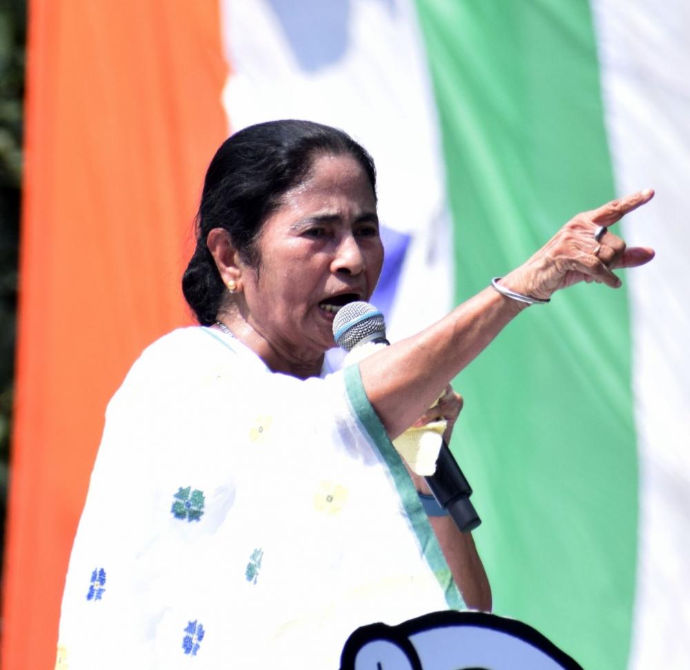 The Weekend Leader - Will take action against CBI, ED officers in Bengal if my officers harassed: Mamata